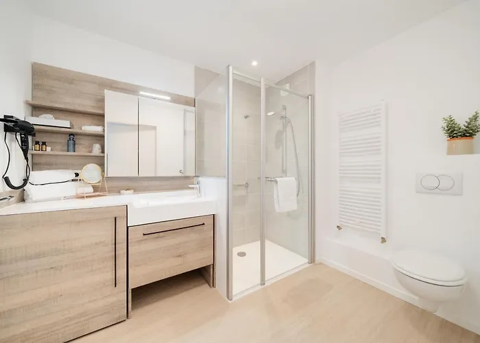 Domitys La Cristal'in 公寓式酒店 4*